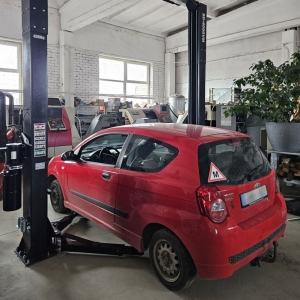 Double post lift with over top synchronization and 3 + 3 arms, 4T BD-4000VM33 | Baltic Diag