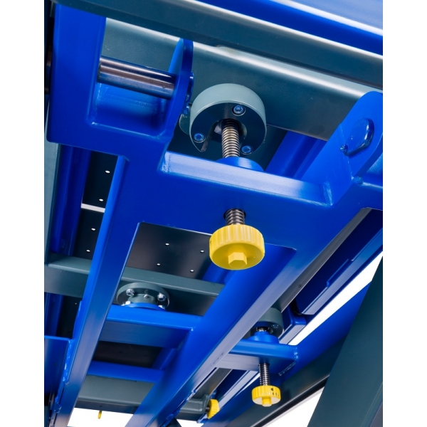 Electrohydraulic, mobile scissor lift for electric cars BT1200 | Baltic Diag