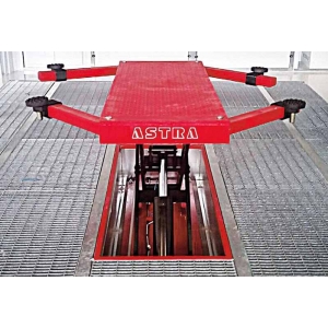 Mid-rise scissor lift for body painting work PrepLift | Baltic Diag Mid-rise scissor lift for body painting work PrepLift | Baltic Diag