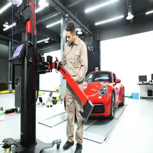 Wheel alignment stand autel IA900WA with MaxiSys 909 diagnostic equipment and rim holders | Baltic Diag