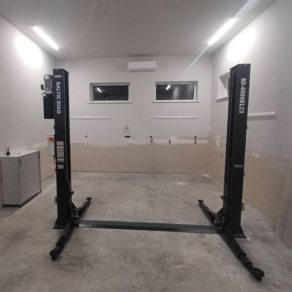 Double post lifter with electromagnetic safety locking, 3 + 3-steps arms 4t BD-4000EL33 | Baltic Diag