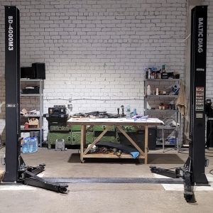 Двухстоечный подъемник с механической блокировкой захвата и захватами 2 + 3 ступени, 4T BD-4000M3 | Baltic Diag