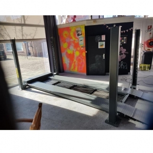 Четырёхстоечный парковочный подъёмник Smaller | Baltic Diag