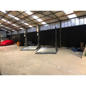 Two-post parking lift 2200 kg | Baltic Diag