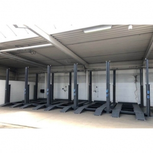 Four-post triple parking lift | Baltic Diag