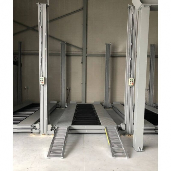 Four-post triple parking lift | Baltic Diag