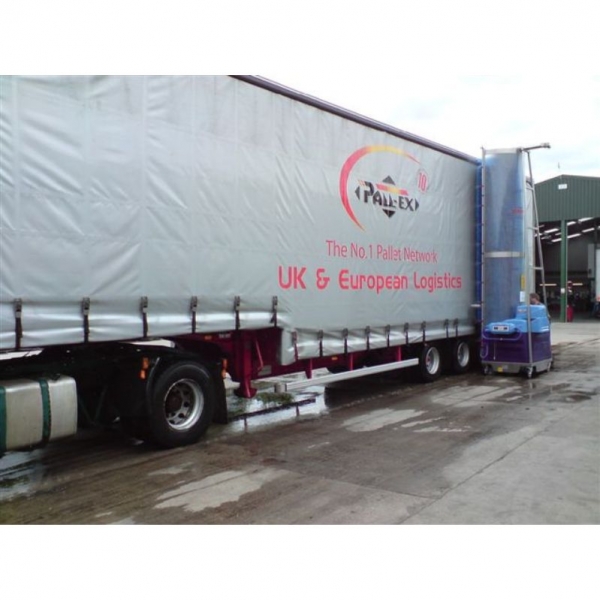 Self-propelled bus and truck washing diesel machine Speedy Wash A225 LX – CH | Baltic Diag