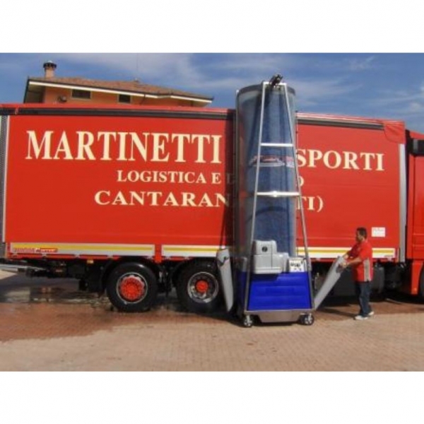 Self-propelled bus and truck diesel washing machine Speedy Wash A225 EZ | Baltic Diag