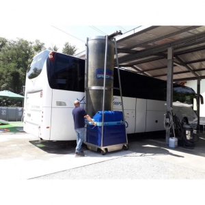 Self-propelled battery-powered bus and truck washing machine SW 626 LX | Baltic Diag