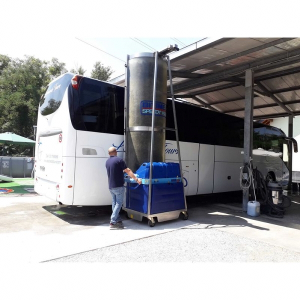 Self-propelled battery-powered bus and truck washing machine SW 626 LX | Baltic Diag