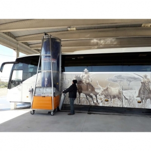 Self-propelled battery-powered washing machine for buses and trucks Speedy Wash 626 EZ | Baltic Diag