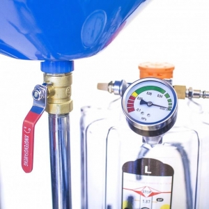 Pneumatic waste oil collection tank with plastic reservoir Castex 80 liters | Baltic Diag Pneumatic waste oil collection tank with plastic reservoir Castex 80 liters | Baltic Diag