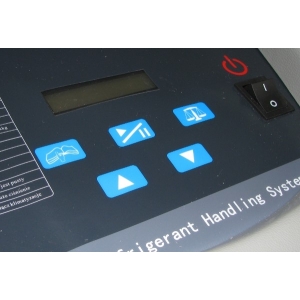 Semi-automatic air conditioning service station BD 220 | Baltic Diag