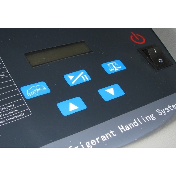 Semi-automatic air conditioning service station BD 220 | Baltic Diag