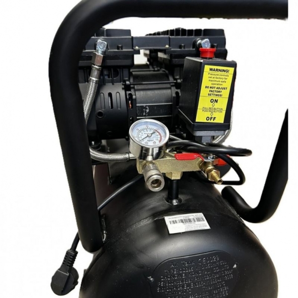 Oil-free air compressor 50 liters, 420 l/min 8 bar | Baltic Diag
