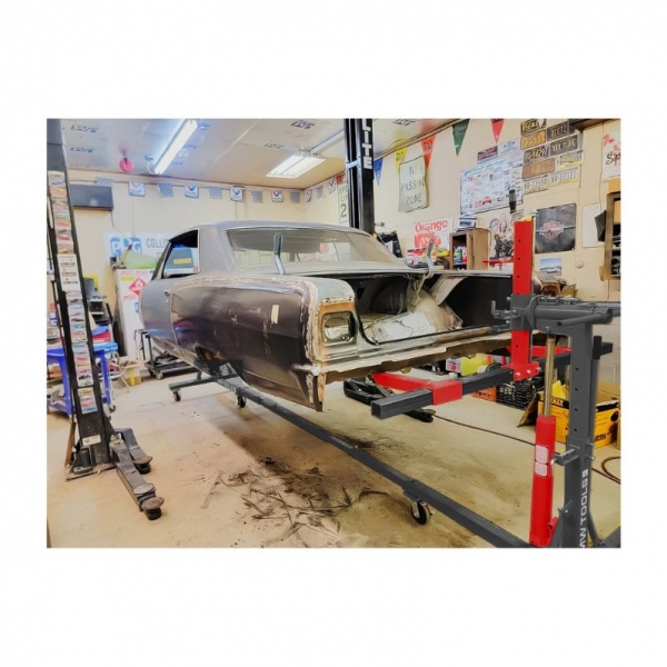 Body rotisserie 2 t with 200 mm wheels MW Tools | Baltic Diag