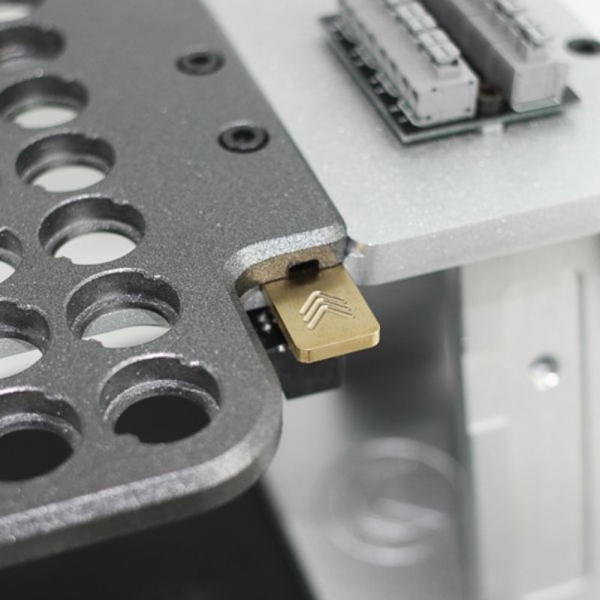 Универсальный стенд для подключения ЭБУ с щупами MAGBench Magic Motor Sport | Baltic Diag