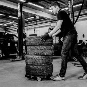 Wheel and tire trolley Martins Industries MCTP | Baltic Diag