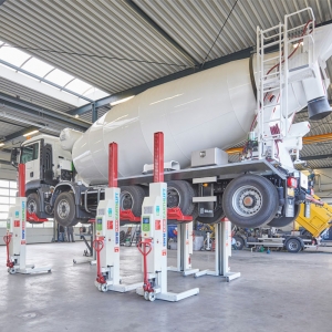 Mobile 4-column wireless lift for heavy-duty vehicles EARTHLIFT 8.5t Stertil-Koni | Baltic Diag