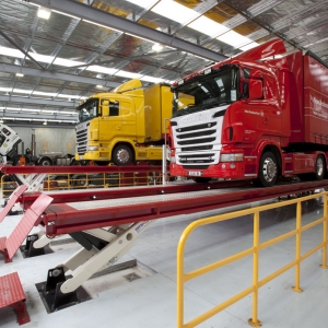 Platform scissor lift for heavy-duty vehicles Stertil-Koni SKYLIFT SKY.200 | Baltic Diag