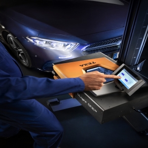 Electronic Headlight Adjustment Stand eLight ONED, with a rotating screen | Baltic Diag