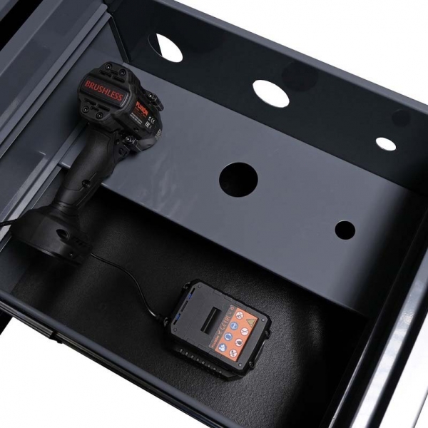 Mobile workbench with wall and wooden table top | Baltic Diag Mobile workbench with wall and wooden table top | Baltic Diag