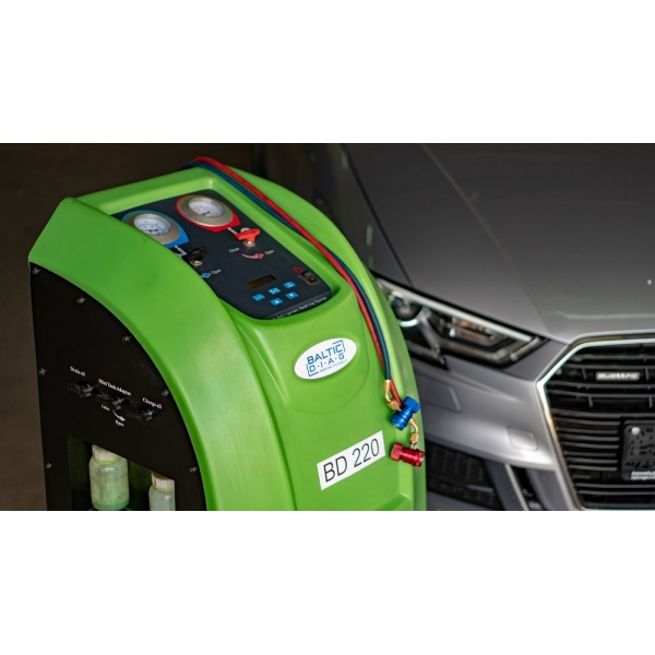 Semi-automatic air conditioning service station BD 220 | Baltic Diag
