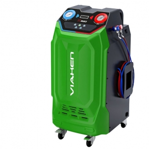 Semi-automatic air conditioning service station BD 220 | Baltic Diag