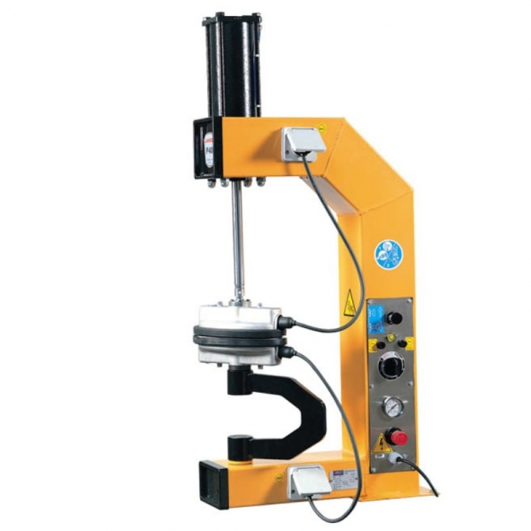 Pneumatic tyre vulcanizing machine P40