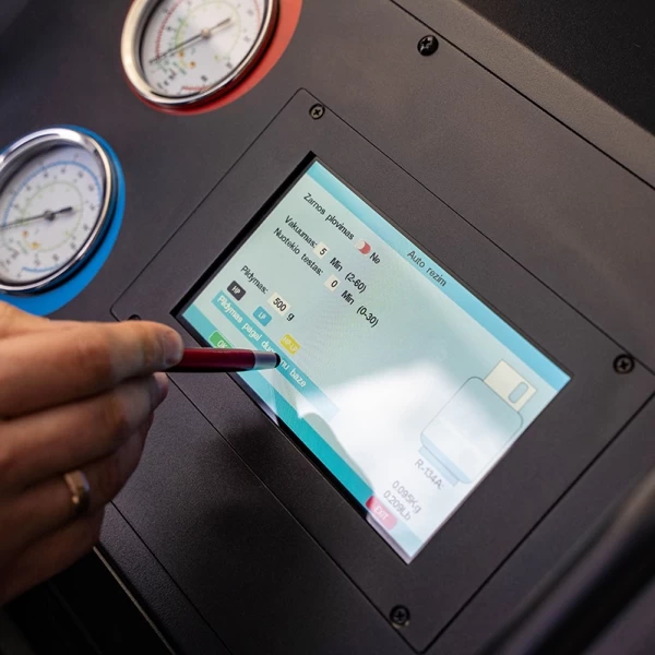 Automātiskā autobusu un kravas automobiļu gaisa kondicionieru uzpildes stacija BD-10A, R134a