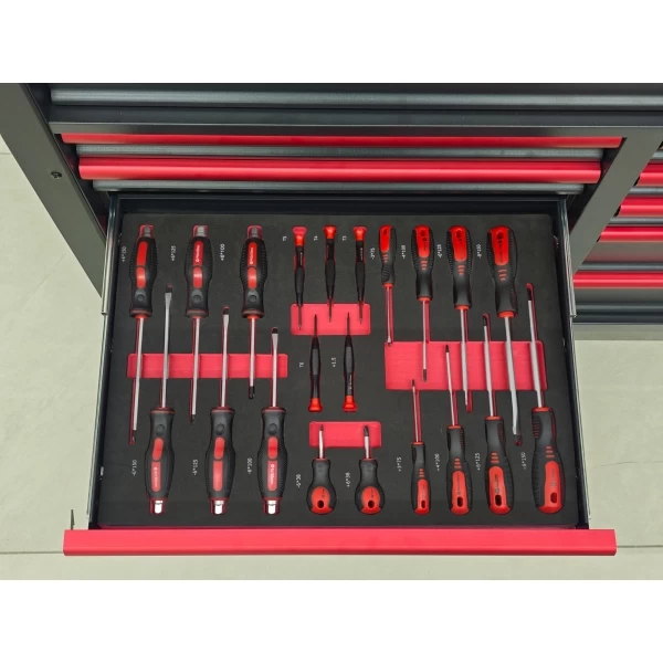 Instrumentu ratiņi ar 471 instrumentu BD-37