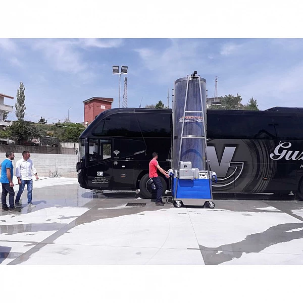 Pašgājēja autobusu un kravas automašīnu mazgāšanas iekārta ar dīzeļdzinēju Speedy Wash A225 LX-CH