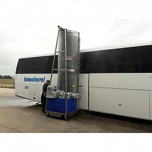 Pašgājēja autobusu un kravas automašīnu mazgāšanas iekārta ar dīzeļdzinēju Speedy Wash A225 LX-CH