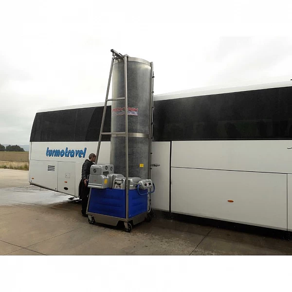 Pašgājēja autobusu un kravas automašīnu mazgāšanas iekārta ar dīzeļdzinēju Speedy Wash A225 LX-CH