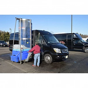 Pašgājēja autobusu un kravas automašīnu mazgāšanas iekārta ar akumulatoru Speedy Wash 626 EZ