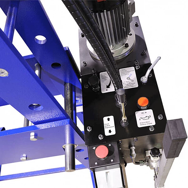 160 tonnu hidrauliskā prese M/H-M/C-2, darba platums 1500 mm RHTC