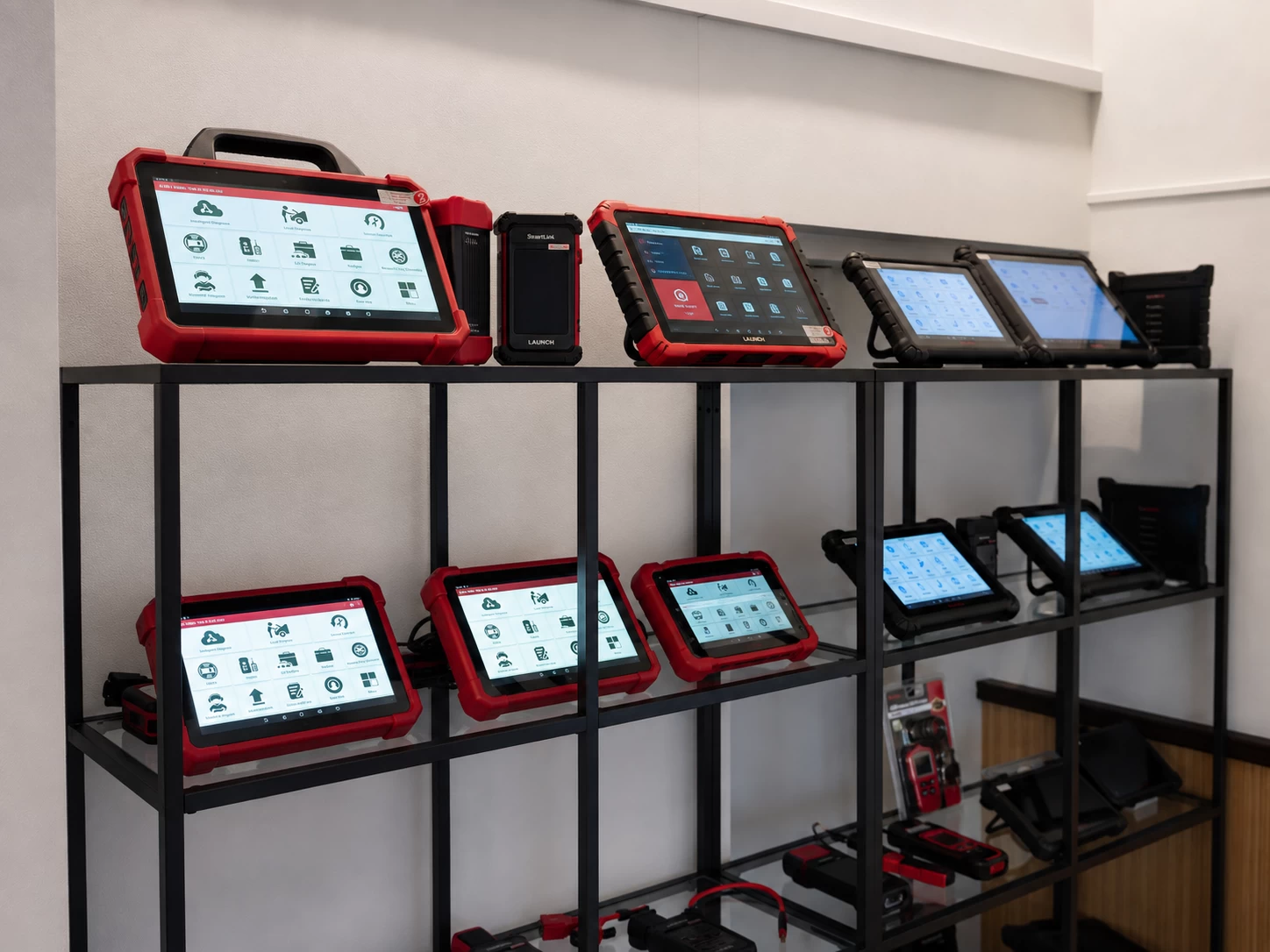 AUTEL un LAUNCH diagnostikas iekārtas BalticDiag ekspozīcijā