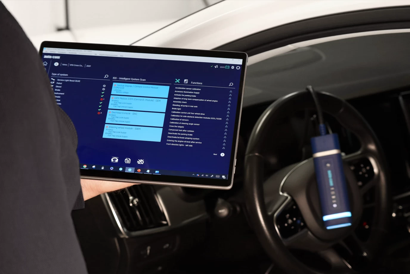 Диагностическая программа Autocom CARS в работе